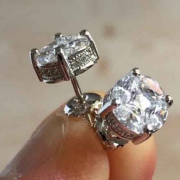 - White gold Vermiel & moissanite stud earrings 3kt. - Picture 4 of 4